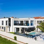 Villa Estrella In Medulin For 10 People With Sauna & Whirpool Just 6 M From The Sea