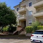 Charming Apartment Lana In Premantura