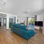 Villa Pinus - Private Pool, Jacuzzi, Game Room