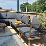 Apartman David With Balcony