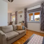 Pet Friendly Home In Valbandon With Wi-Fi