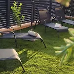 Sunny Oasis Apartment - High Ground Floor With Sunny Terrace & Private Garden!!