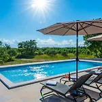 Villa Silente, Modern And Luxurious Villa Hugged By Nature