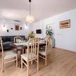 Amazing Apartment In Valbandon With Kitchen