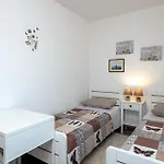 Cozy Home In Marcana With Kitchen