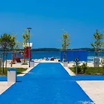 Comfortable Apartment Near The Beach