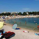 2 Bedroom Awesome Apartment In Novigrad