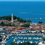 Nice Apartment In Novigrad With Ethernet Internet