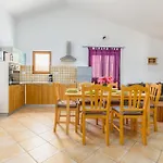 2 Bedroom Cozy Home In Liznjan