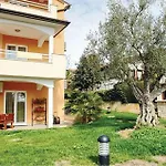 Nice Apartment In Novigrad With Ethernet Internet