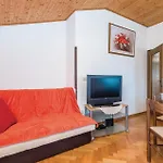 Beautiful Apartment In Brsec With Kitchen