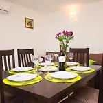 Stunning Home In Filipana With Kitchen