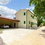 4 Bedroom Gorgeous Home In Pican