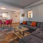 Beautiful Apartment In Madulin With Kitchen