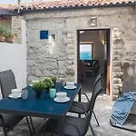 Cozy Home In Vrsar With Kitchen