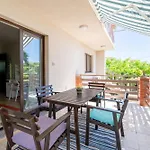 Family Apartment Medulin