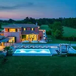 Villa Village