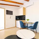 Apartment Old Town 2337