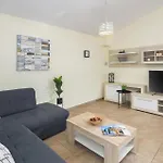 Gorgeous Home In Liznjan With Wifi