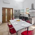 Gorgeous Home In Liznjan With Wifi