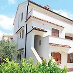 Cozy Apartment In Pula With Wifi
