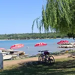 Apartmani Karmen Mali Maj