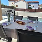 Apartman Patrik-Comfortable And Beautiful Apartment With Pool