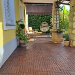 Apartment Peruc With Big Terrace And Beautiful Garden