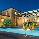 Villa Melissa - Istrisches Steinhaus Mit Pool In Guter Lage
