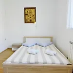 Klimatisierte Wohnung In Valica Mit Grossem Garten