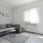 Klimatisierte Wohnung In Valica Mit Grossem Garten