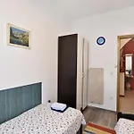 Klimatisierte Wohnung In Umag Mit Grill, Garten Und Terrasse