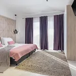 4 Bedroom Cozy Home In Mihatovici