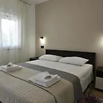 Neue Wohnung In Valica Mit Grossem Garten