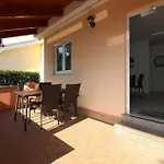 Bungalow Melisa Mit Salzwasserpool In Porec