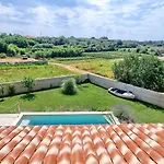 Villa Mira
