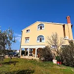 Ferienwohnung Fuer 7 Personen Ca 70 Qm In Medulin, Istrien Suedkueste Von Istrien