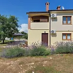 Studio Apartman Nika