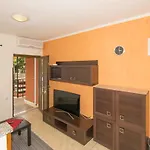 Apartman Maria, In A Quiet Location Near The City