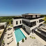 Villa Camino For 6 People Near Fazana With Sea View & Only 700 Meters From The Beach