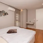 Designer Villa Luna Near The Sea In Volme , Pula