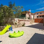 Holiday Home Villa Tea By Interhome