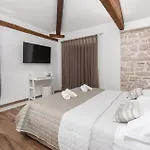 Villa Lv Near Novigrad For 8 People Spa & Children Playground Only 1,5 Km From Beach