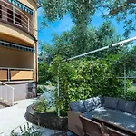 Apartment Zmak With Terrace