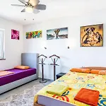 Apartment Only 250M From The Sea