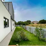 Modern Villa With Private Pool Near The Sea