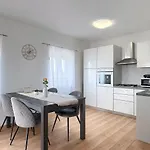 Villa Mit Gym, Privatpool, Bbq