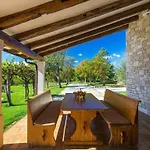 Villa Fiore Comfortable Holiday Residence