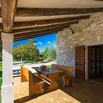 Villa Fiore Comfortable Holiday Residence