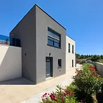 Villa Azra & Tony